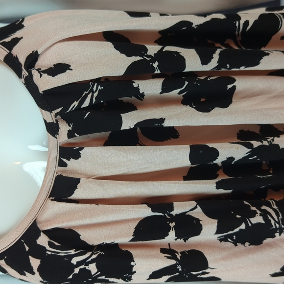 BEPEI sz L Pink & Black Pleated Floral Print Flowing Camisole - Picture 3 of 7